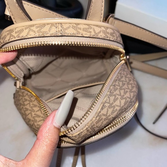New Michael Michael Kors Signature Rhea Zip Extra Small Messenger Backpack Bag - Picture 16 of 17